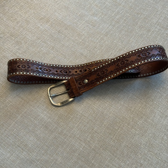 Men’s Leather Belt w/solid, brass buckle - Picture 2 of 7